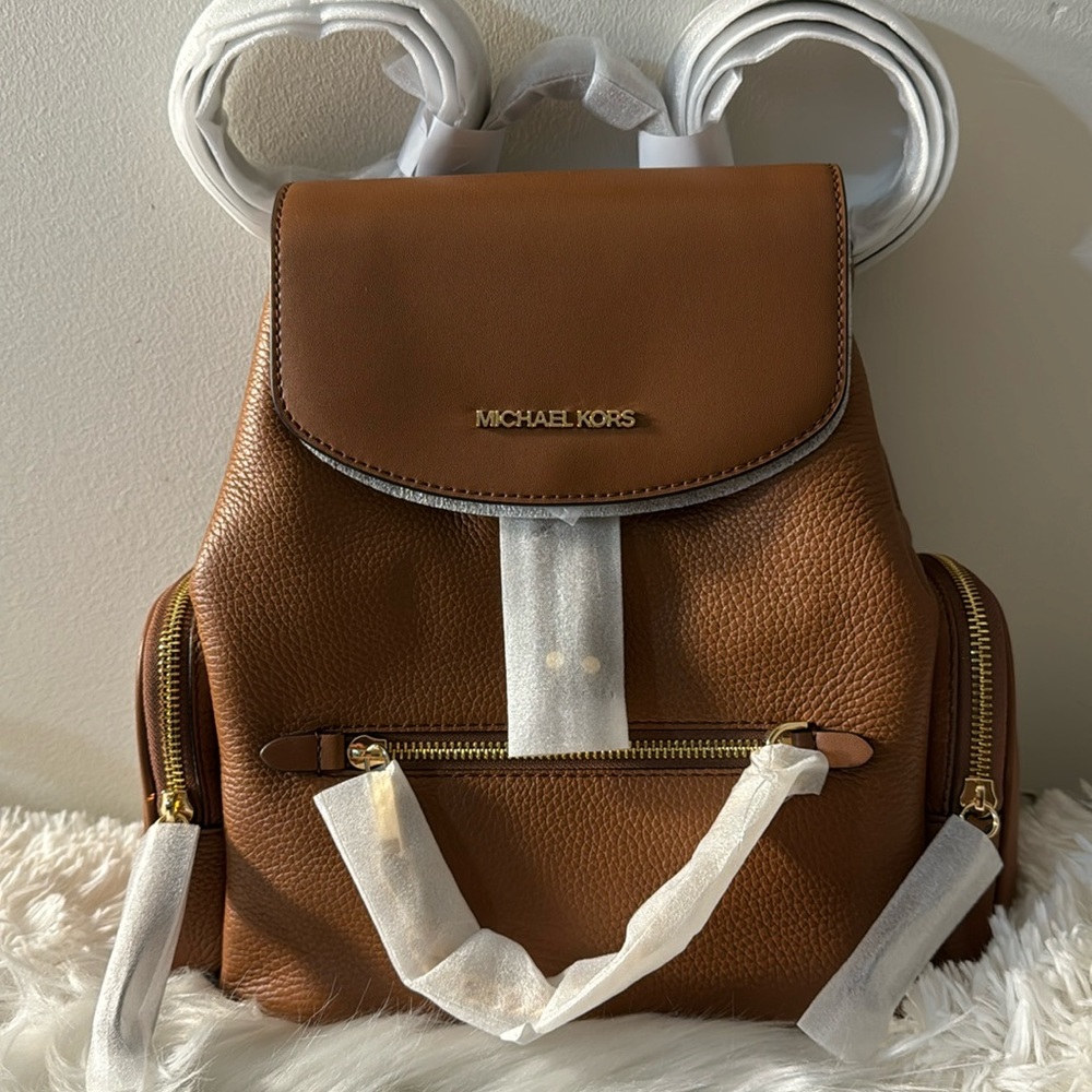 Brandnew Michael Kors Jet set Medium Pebbled Leather Backpack
